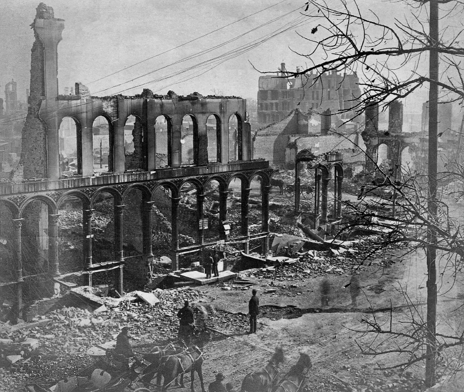 1871 Great Chicago Fire destroyed buildings