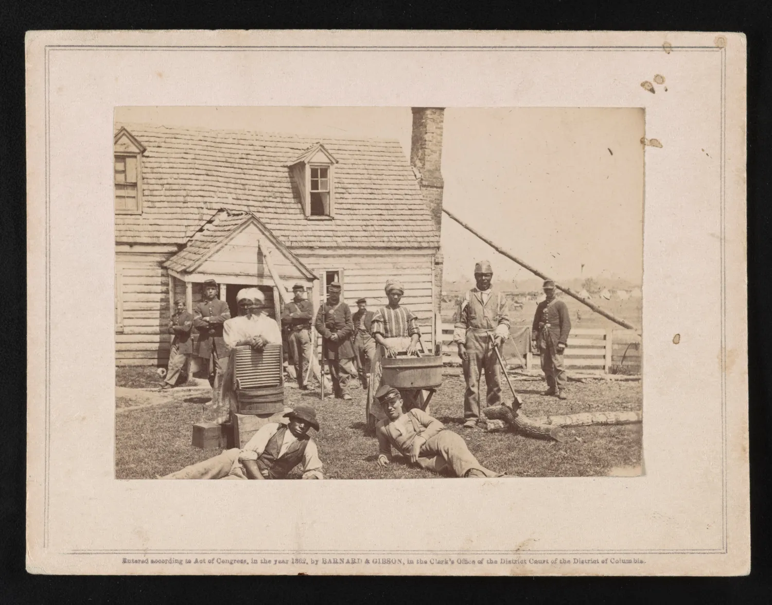 Contrabands at headquarters of General Lafayette LCCN2014646902