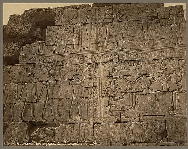 Thébes. Bas-relief sur la façade du Rhamessèion. Egypte