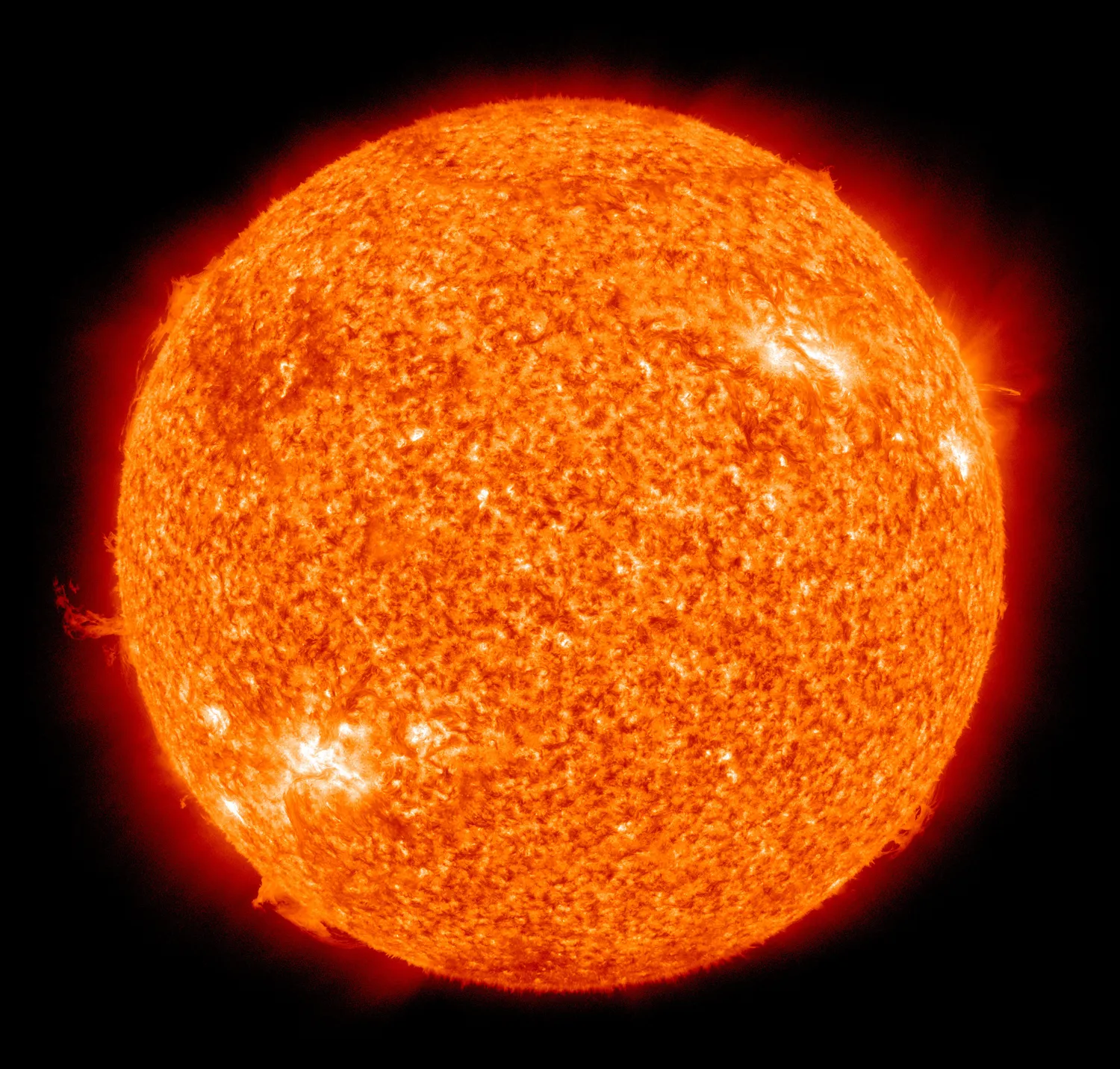 The Sun by the Atmospheric Imaging Assembly of NASA's Solar Dynamics Observatory - 20100819