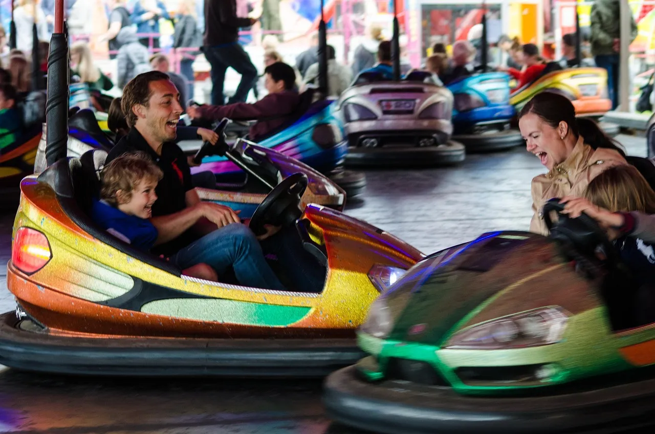 bumper car, fair, bumper, fun, nature, car wallpapers, amusement, park, car, funfair, people, ride, entertainment, leisure, carnival, girl, smiling, child, childhood, joy, play, enjoyment, recreation, young, summer, woman, bump, kid, happiness, driving, speed, pleasure, laughing, attraction, drive, enjoy